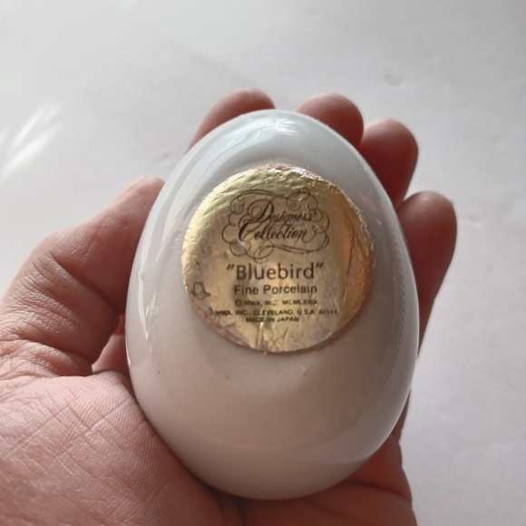 Designs Collection Fine Porcelain Egg "Blue Birds under Umbrella" Made in Japan - Picture 3 of 3